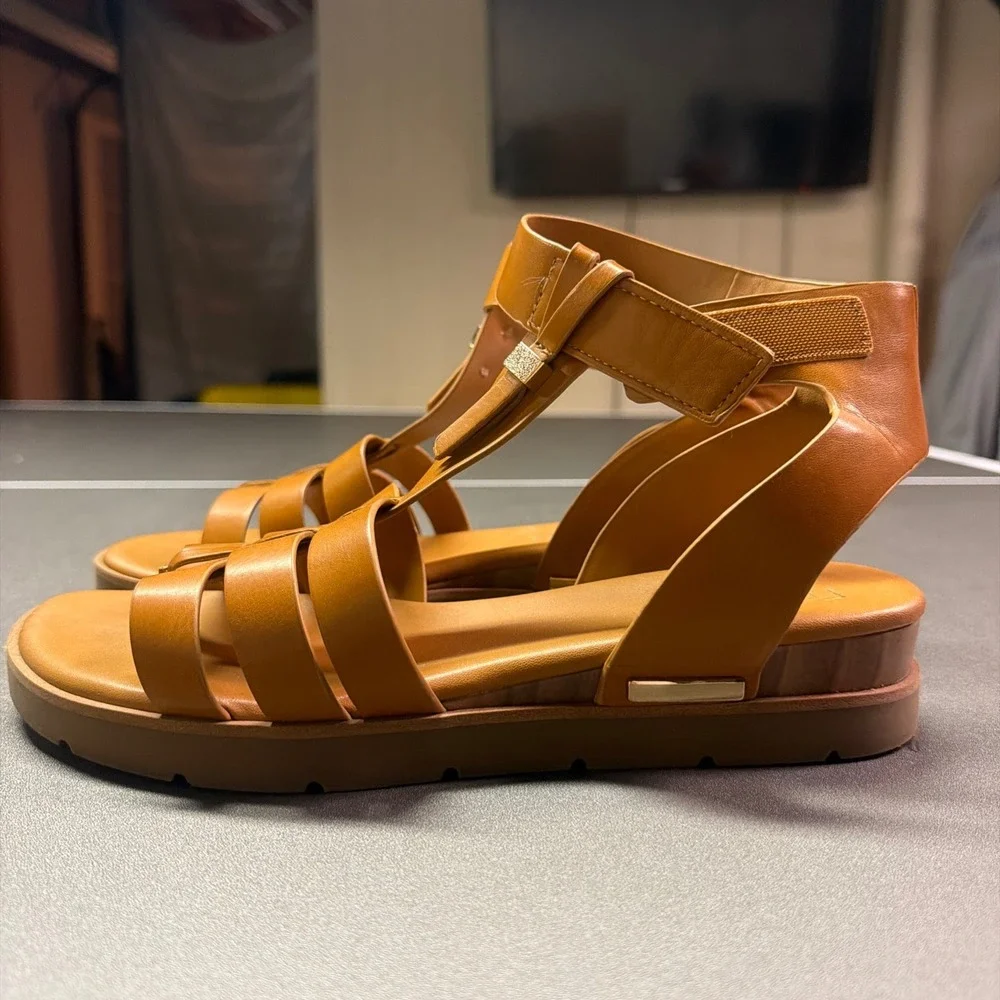 Franco Sarto Dasana Cognac Brown Gladiator Thong Ankle Strap Sandals 9.5M